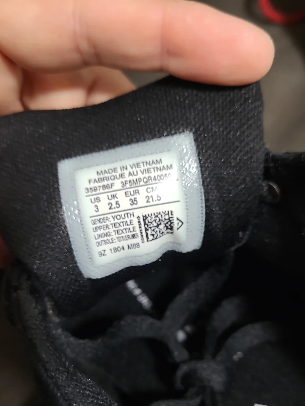 Converse Youth Low-Top Sneakers in Black